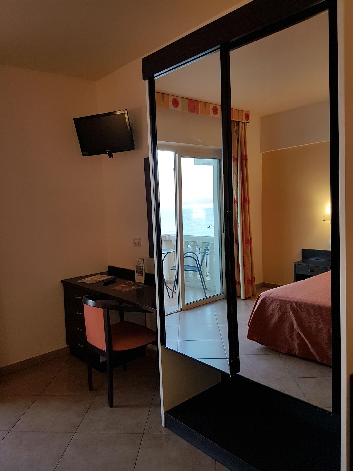 Hotel Orizzonte Letojanni Exteriér fotografie