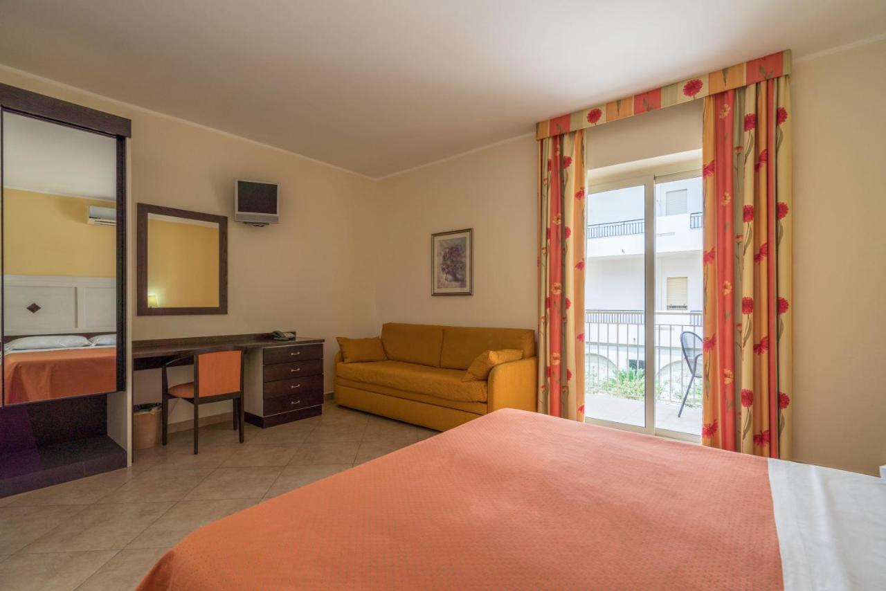 Hotel Orizzonte Letojanni Exteriér fotografie