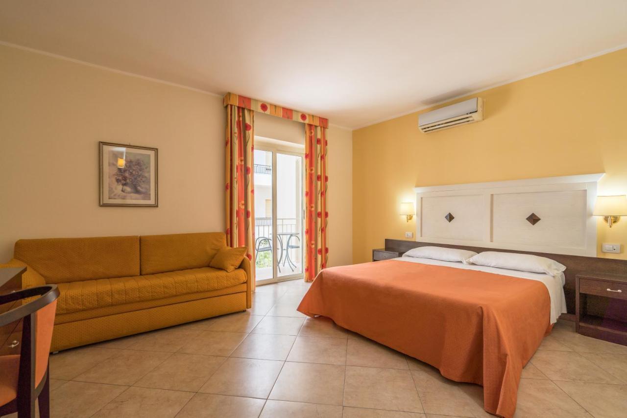 Hotel Orizzonte Letojanni Exteriér fotografie