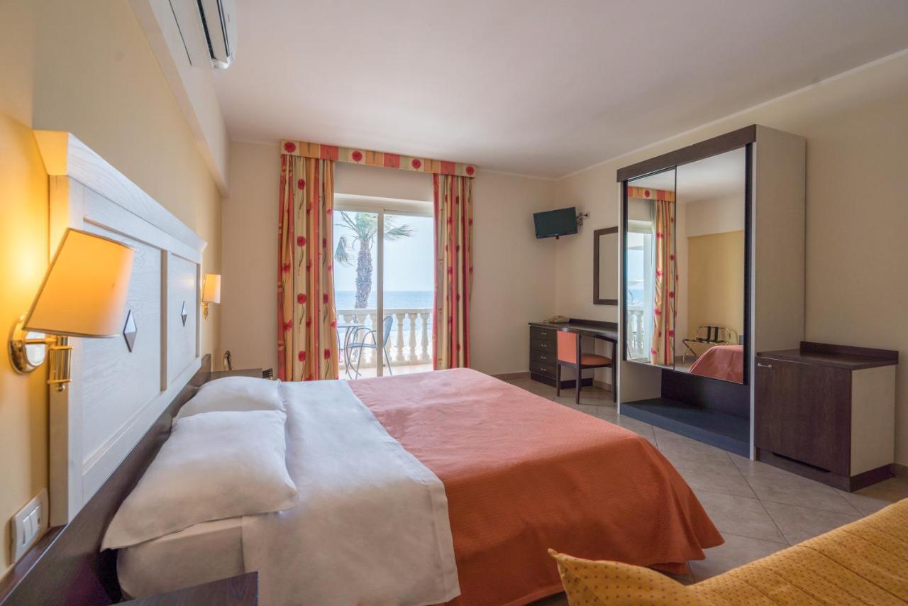 Hotel Orizzonte Letojanni Exteriér fotografie