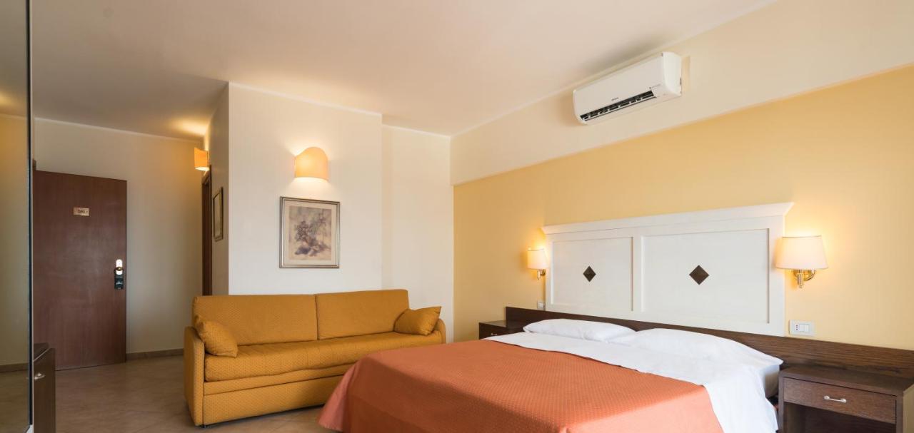 Hotel Orizzonte Letojanni Exteriér fotografie