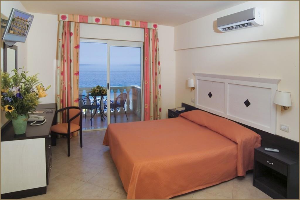 Hotel Orizzonte Letojanni Exteriér fotografie