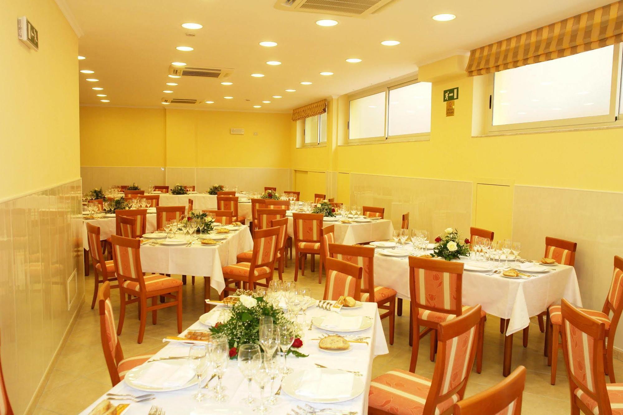 Hotel Orizzonte Letojanni Restaurace fotografie