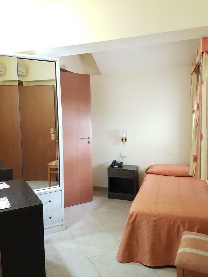 Hotel Orizzonte Letojanni Exteriér fotografie
